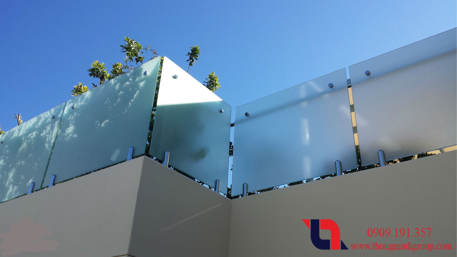 Kính cường lực chất lượng cao bí quyết tạo không gian mở